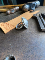 Load image into Gallery viewer, 1981 Australian 10c coin~ Ring
